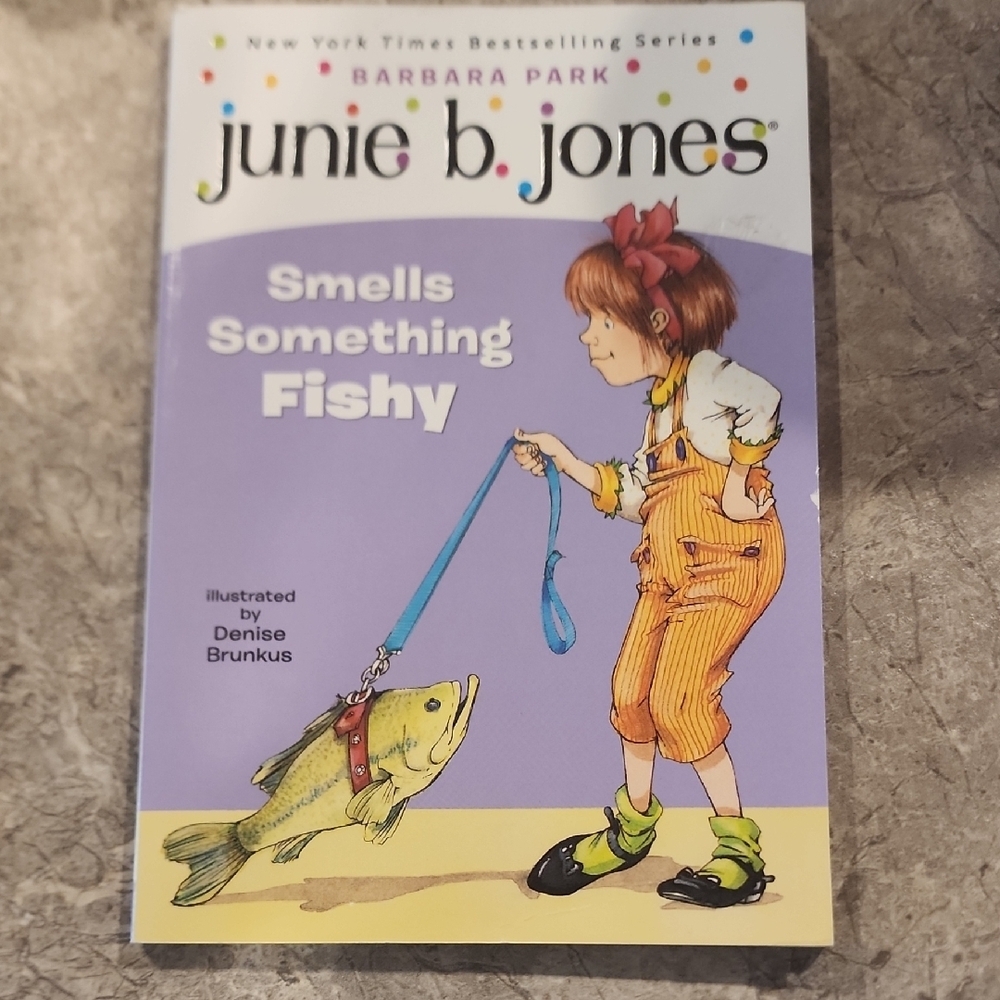 Junie B. Jones Book - Smells Something Fishy